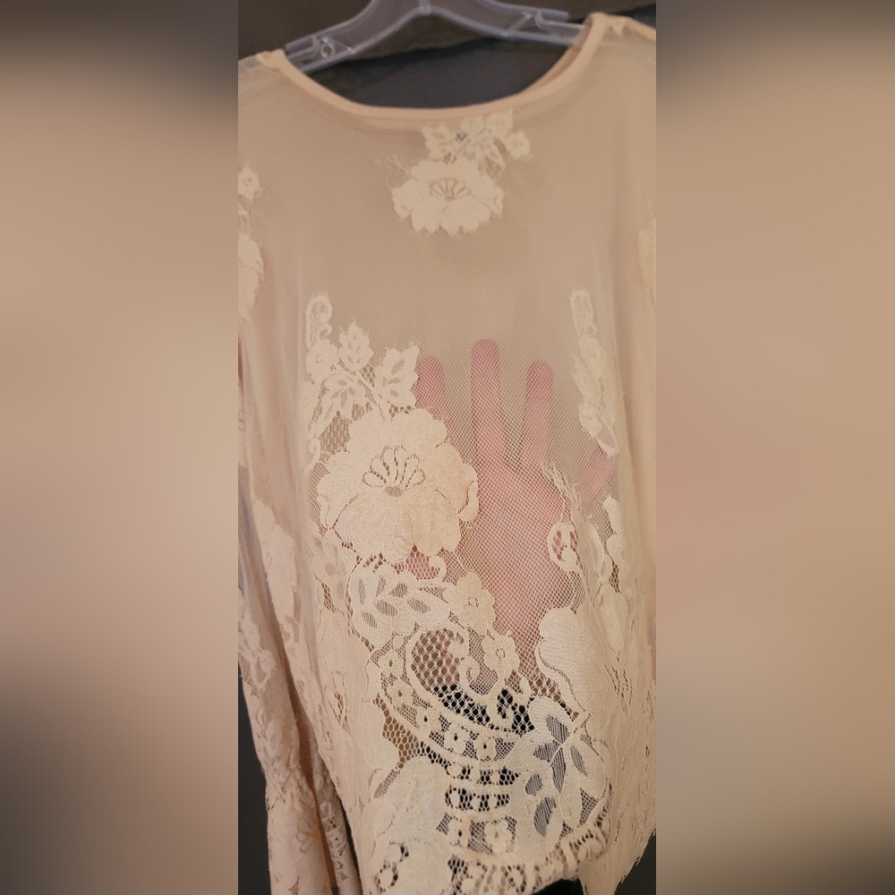 Daytrip See Through Lacey Long Sleeve Top Sz Med - Picture 9 of 9